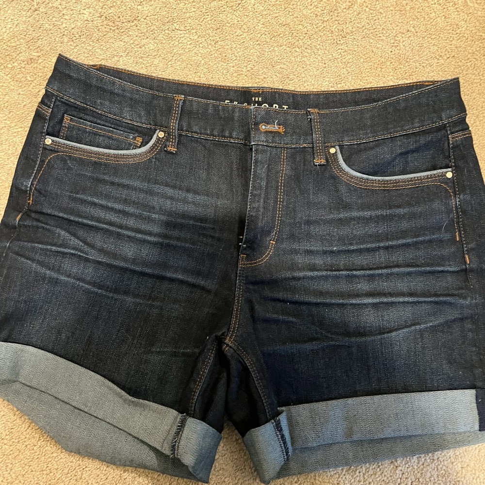 NWOT White House black market shorts